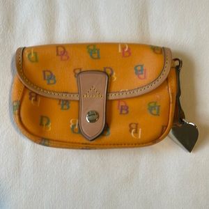 Small Dooney & Bourke Pouch